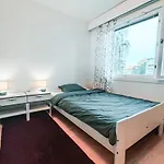 Spacious And Comfy Apartment, 15 Mins From Airport, 17 Minutes To Center 아파트 반타