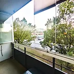 Spacious And Comfy Apartment, 15 Mins From Airport, 17 Minutes To Center * 반타