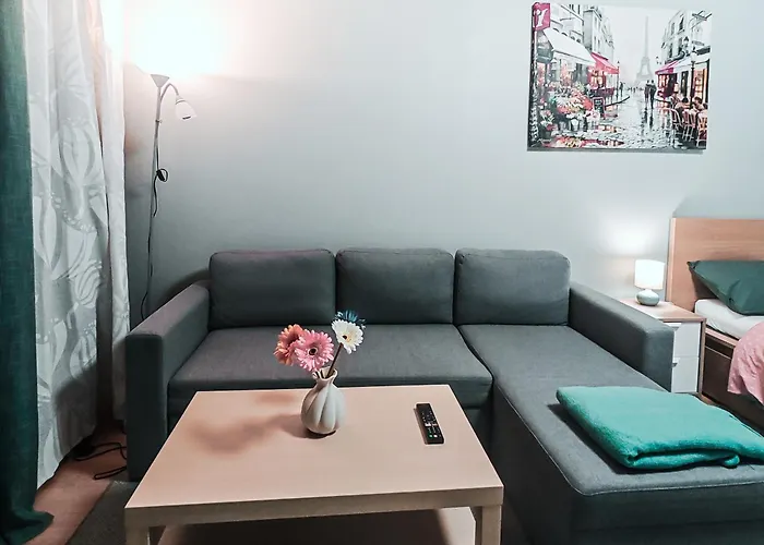 Appartamento Spacious And Comfy Apartment, 15 Mins From Airport, 17 Minutes To Center *