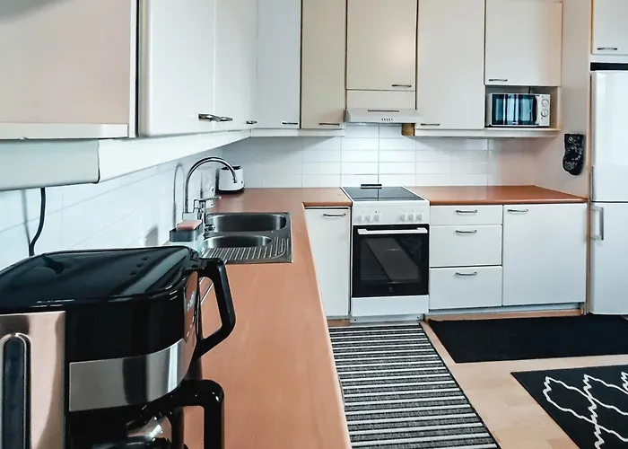 Spacious And Comfy Apartment, 15 Mins From Airport, 17 Minutes To Center *